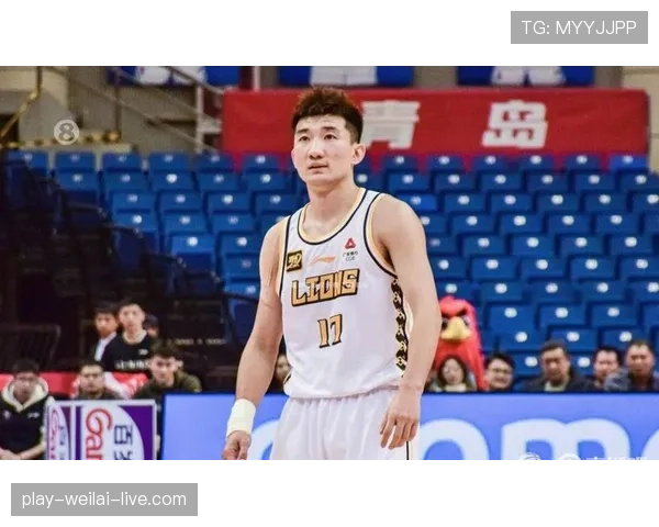 孙铭徽场上拼命，场下像个精打细算的邻居——真的想看他账单长啥样