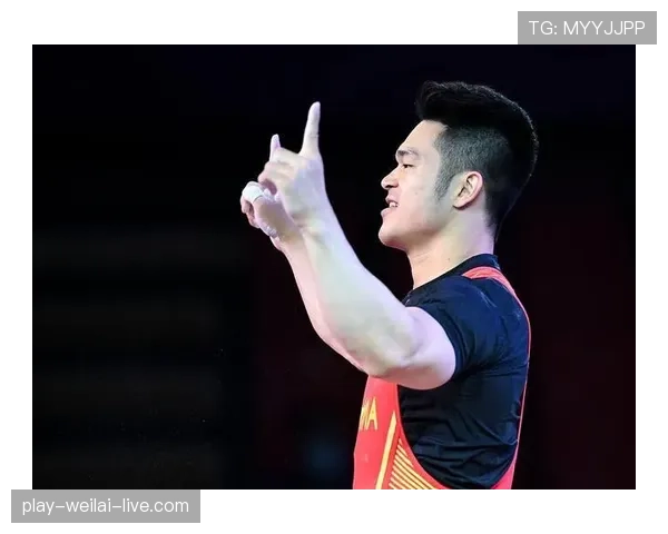 石智勇训练完啃鸡腿那刻，我懂了什么叫举重若轻